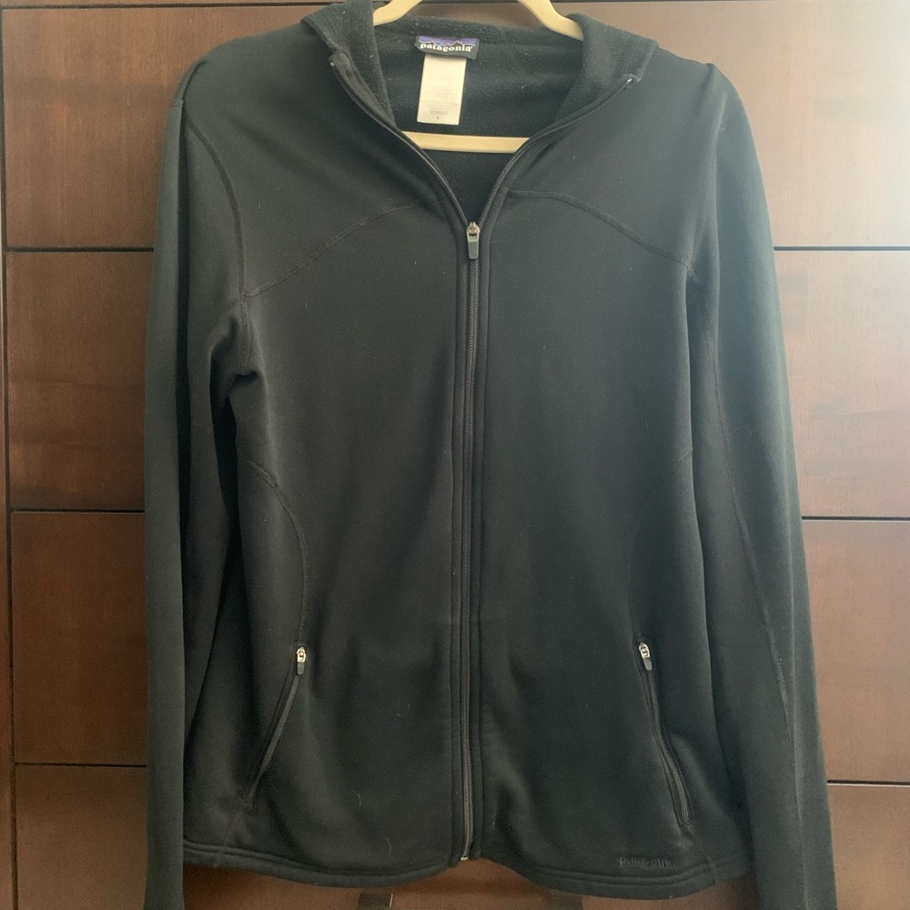 Patagonia large jacket black with hood